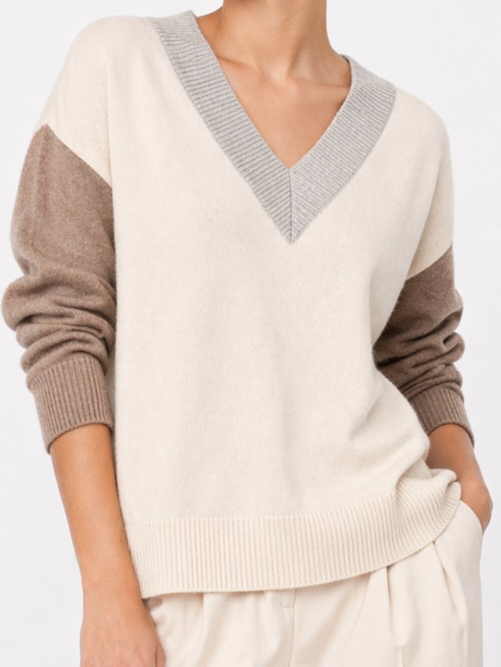 LANDS END Cashmere V Neck Colorblock Sweater Ivory Tan Gray Medium